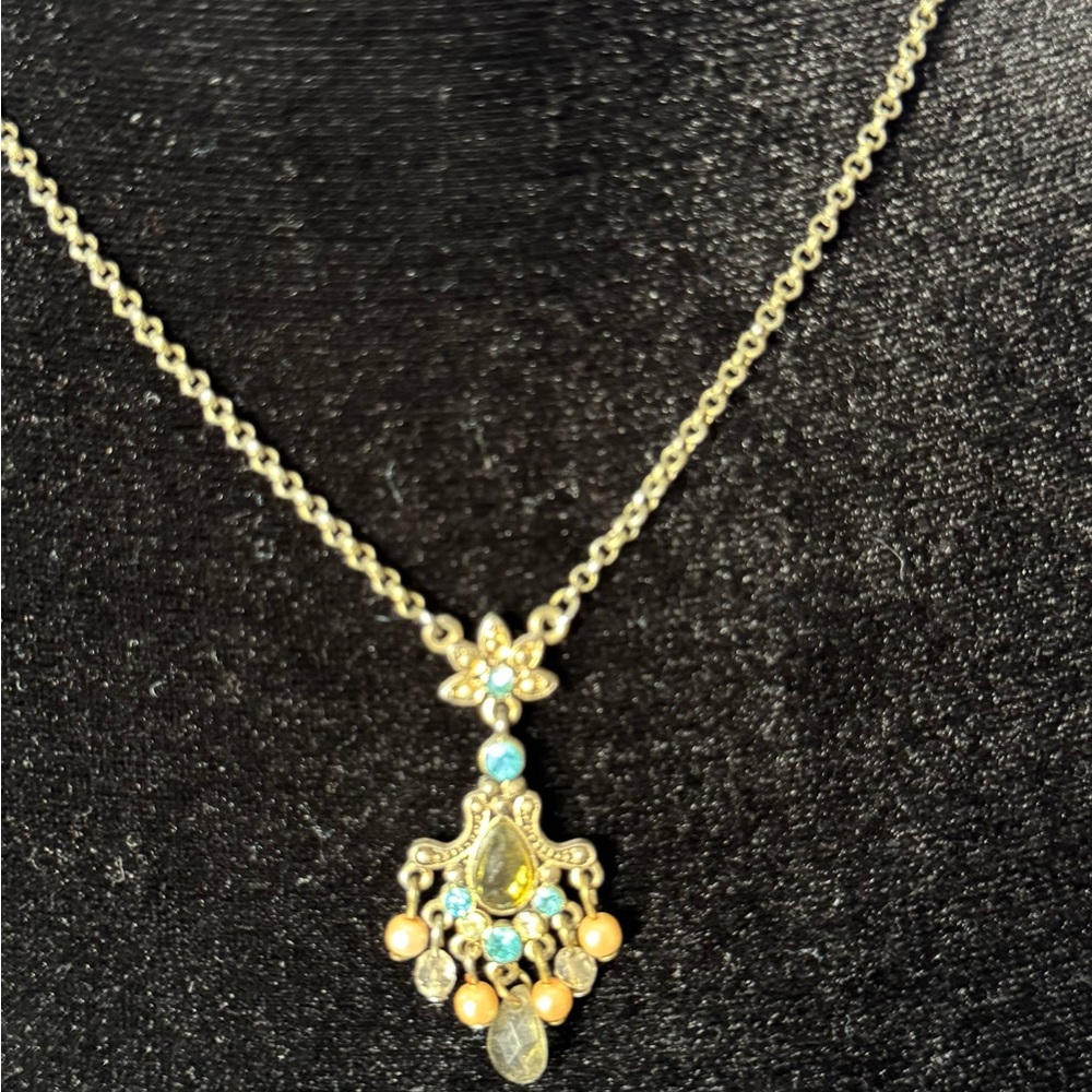 Chic Gold and Blue Gemstone Necklace